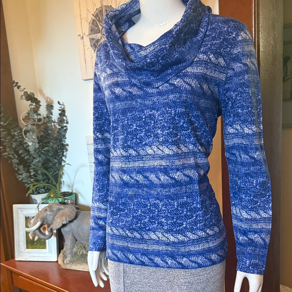 NWT northern reflections size small Blue Patterned Women's Sweater Subaru neck